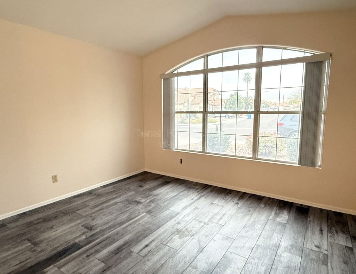 15429 S 45th Pl - Photo 5 of 33