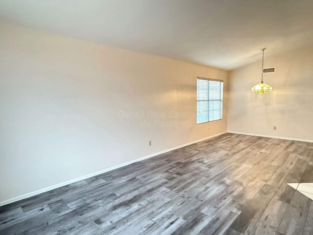 15429 S 45th Pl - Photo 6 of 33