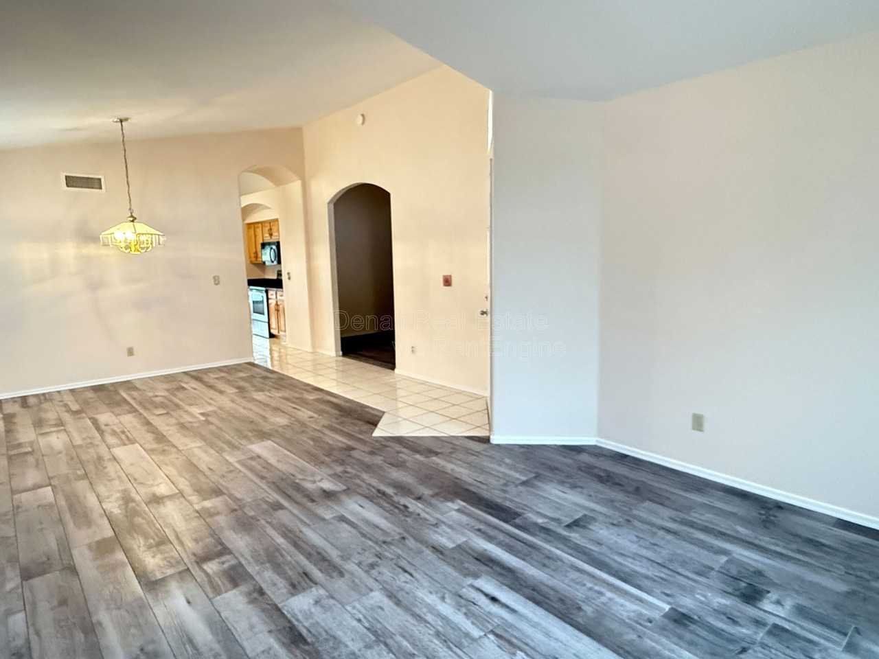 15429 S 45th Pl - Photo 7 of 33