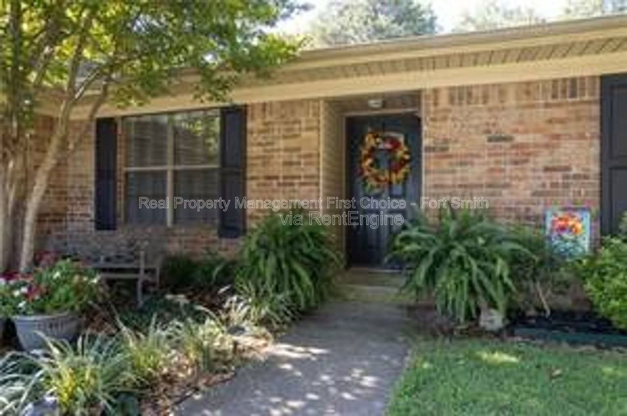 306 Elfen Glen St - Photo 2 of 27