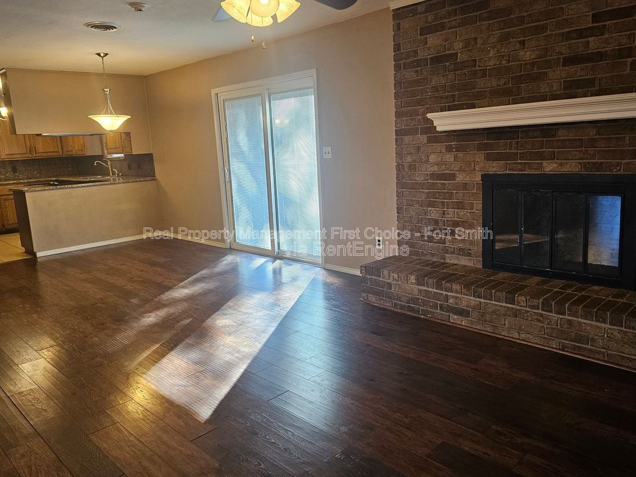 306 Elfen Glen St - Photo 7 of 27