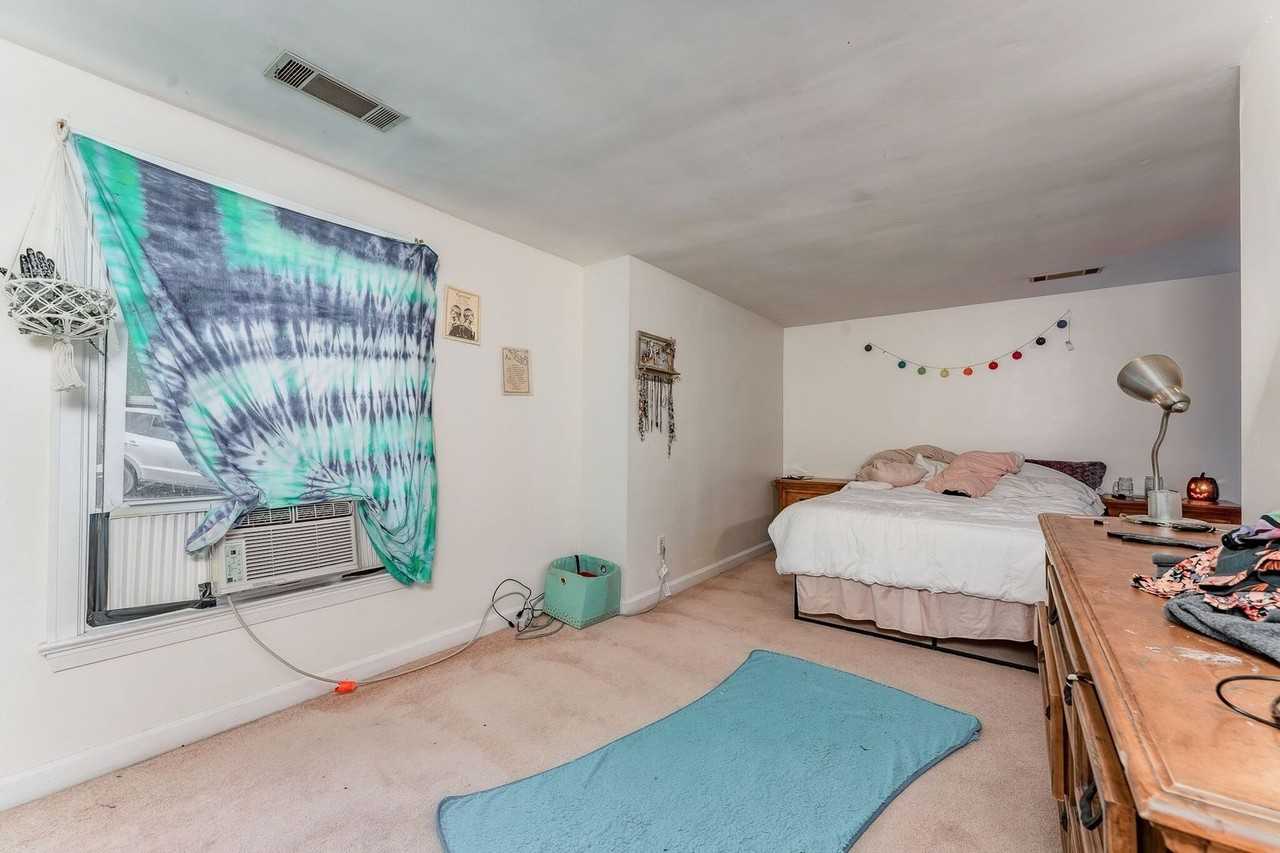 759 Snider St - Photo 2 of 23