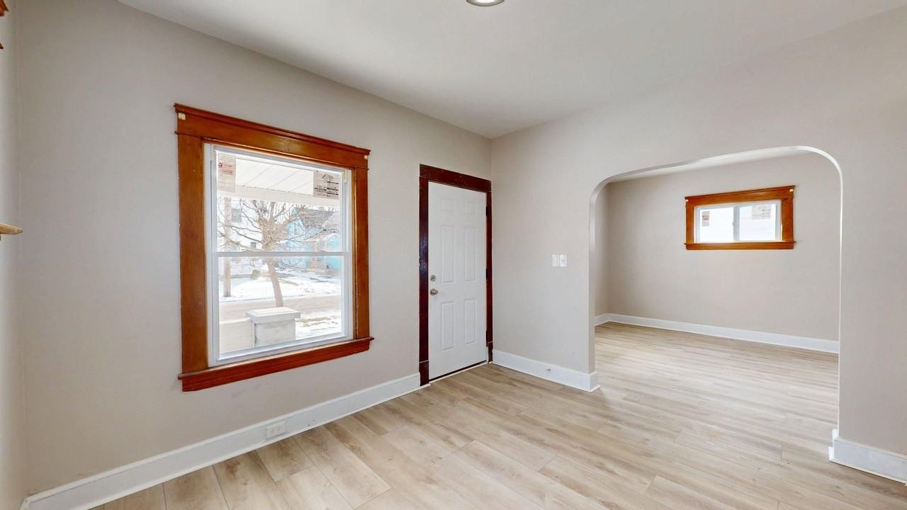 6825 Clement Ave - Photo 3 of 50