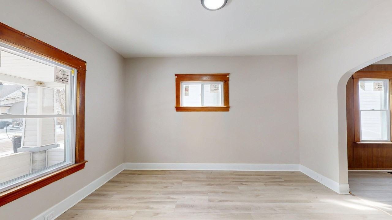 6825 Clement Ave - Photo 5 of 50