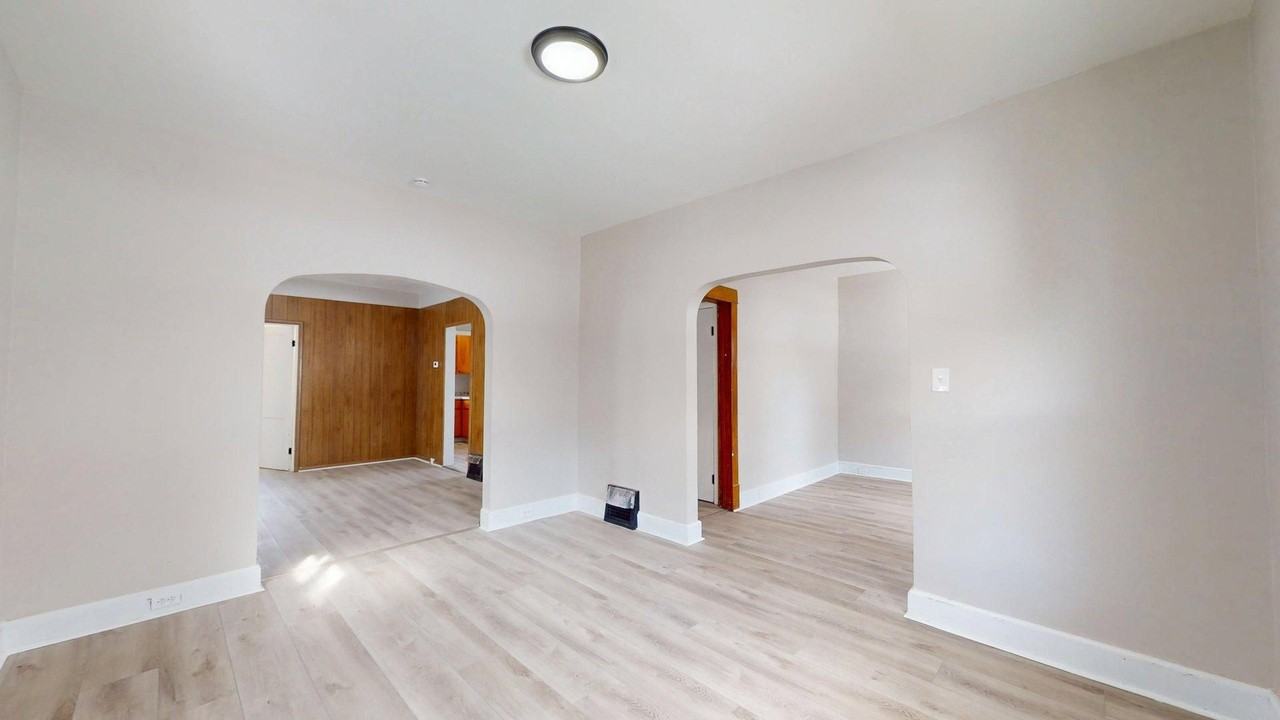 6825 Clement Ave - Photo 7 of 50