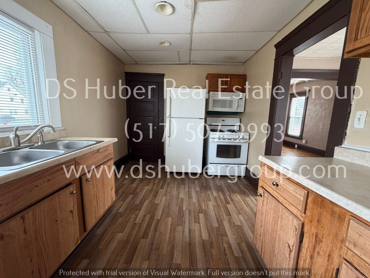 305 Howe St - Photo 2 of 11