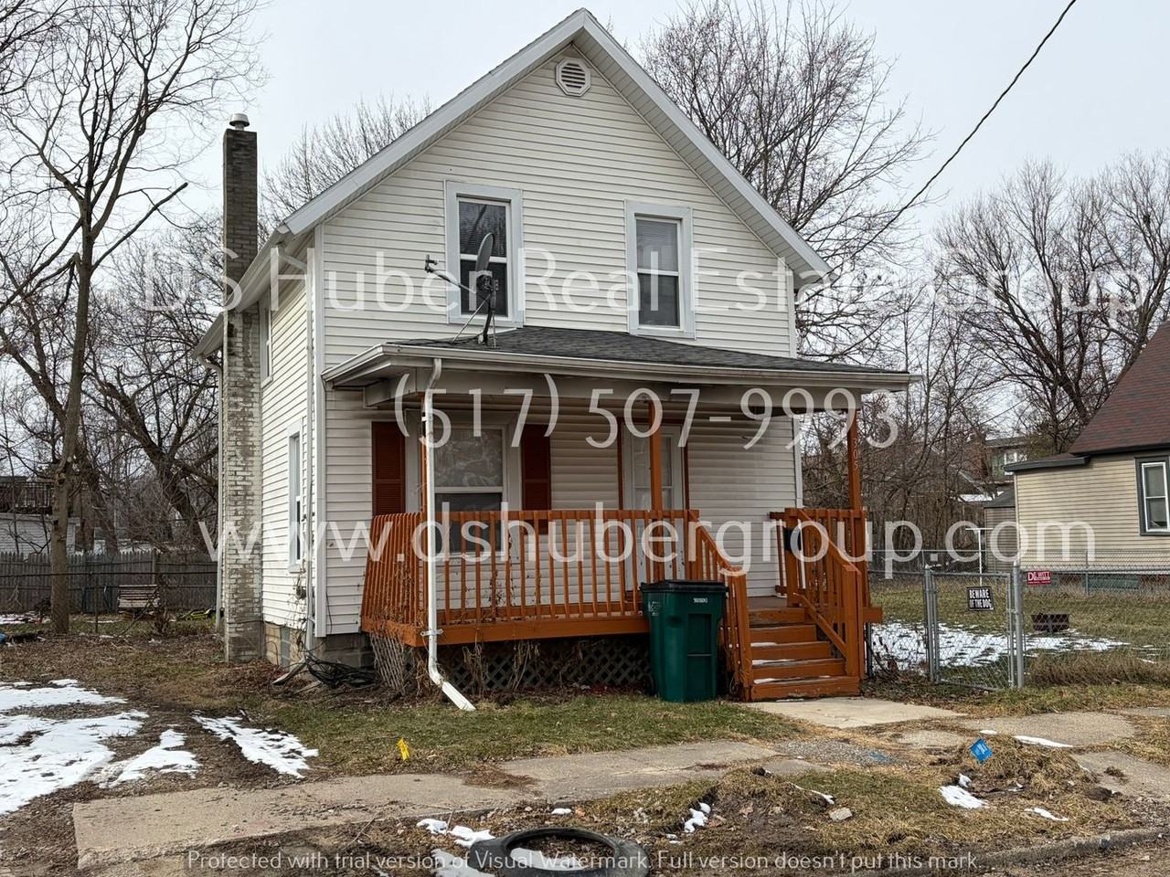 305 Howe St - Photo 4 of 11