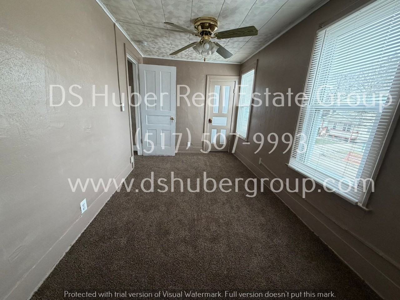 305 Howe St - Photo 5 of 11