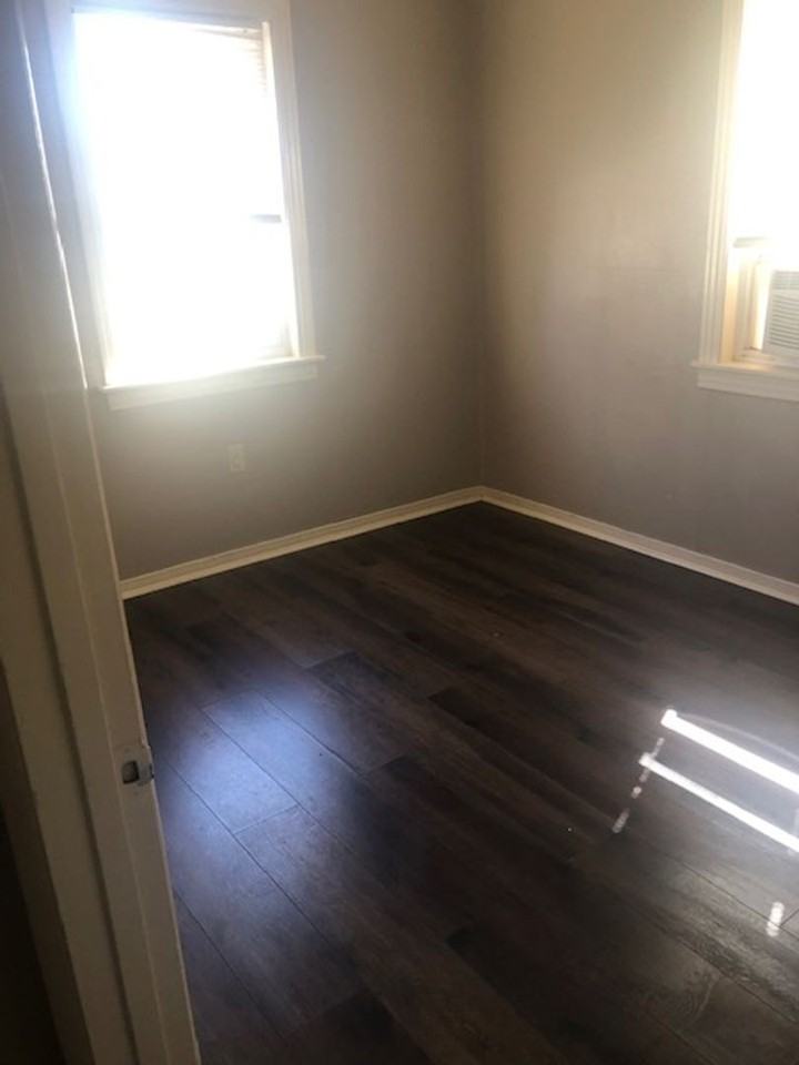 521 Wagner St - Photo 7 of 9