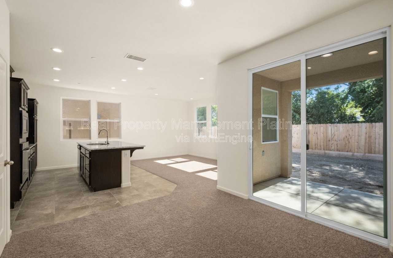 555 N Cattail Ct - Photo 2 of 25