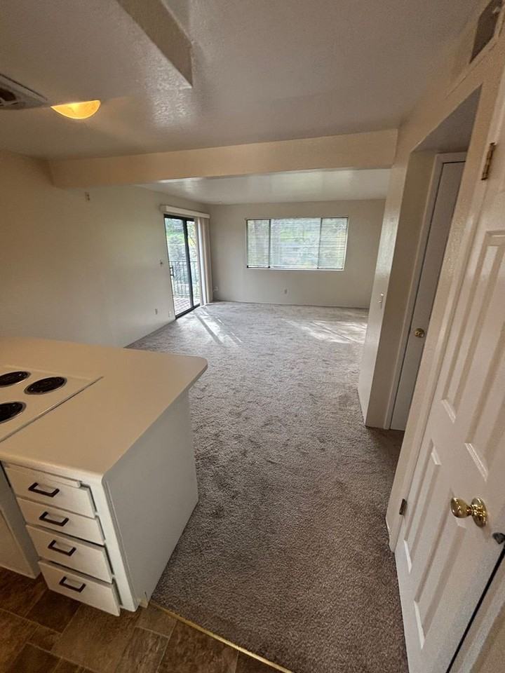 St. Kathryn Apartments - Photo 4 of 11
