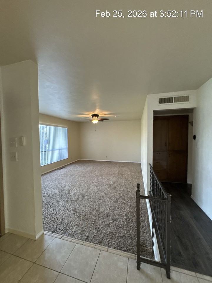 3504 W Cutler Ave - Photo 3 of 37