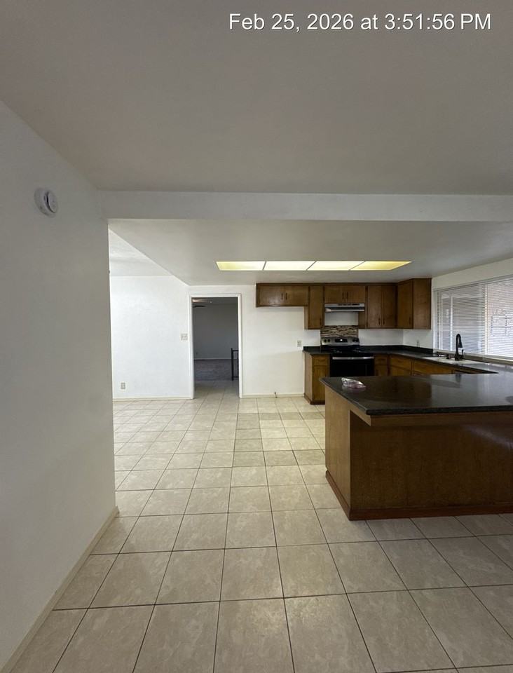 3504 W Cutler Ave - Photo 7 of 37