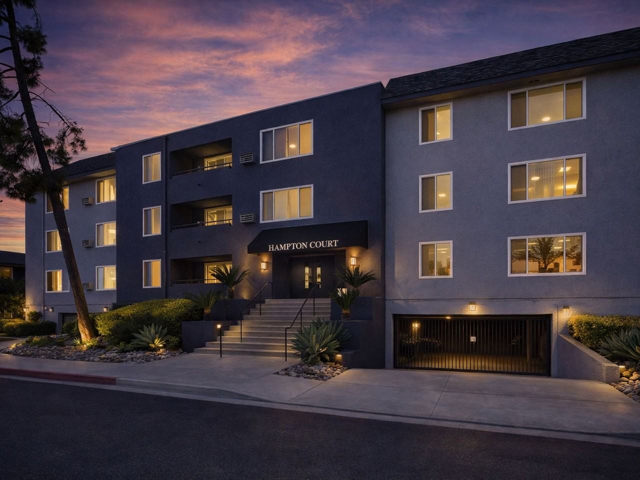 Hampton Court - Photo 4 of 4