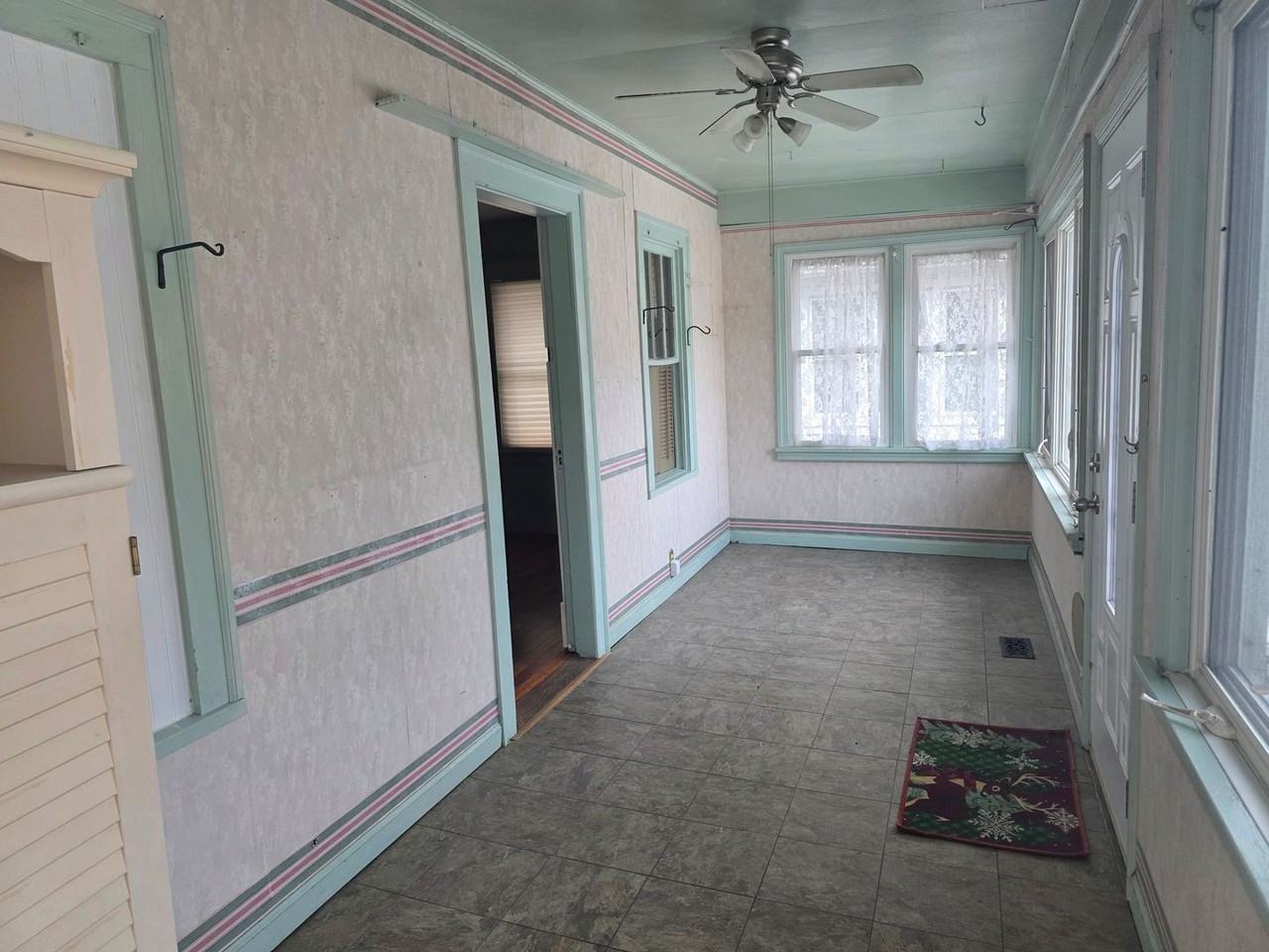 2226 Roger St - Photo 2 of 17