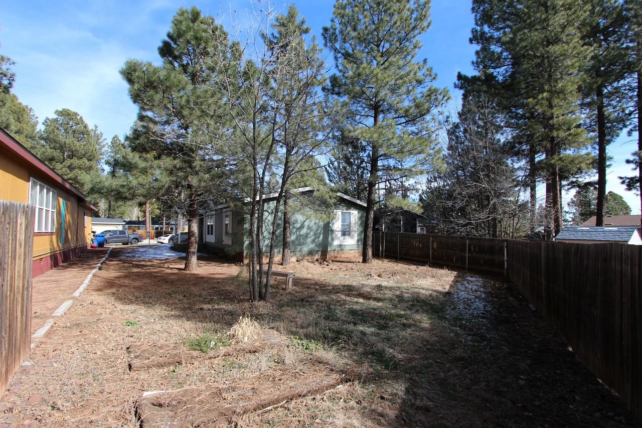 1529 S Burlington St - Photo 7 of 21