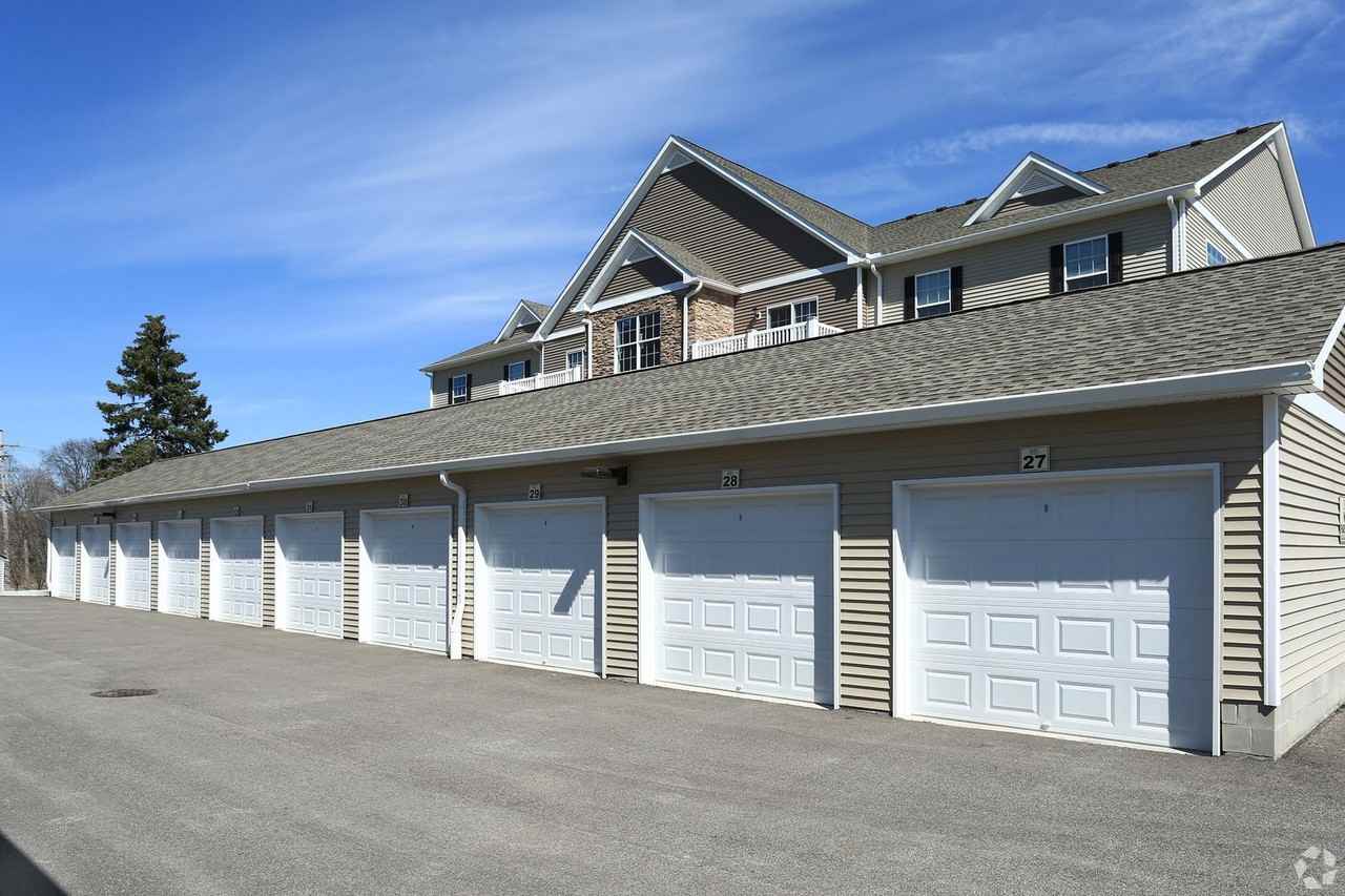 Creekside Commons East - Photo 2 of 24