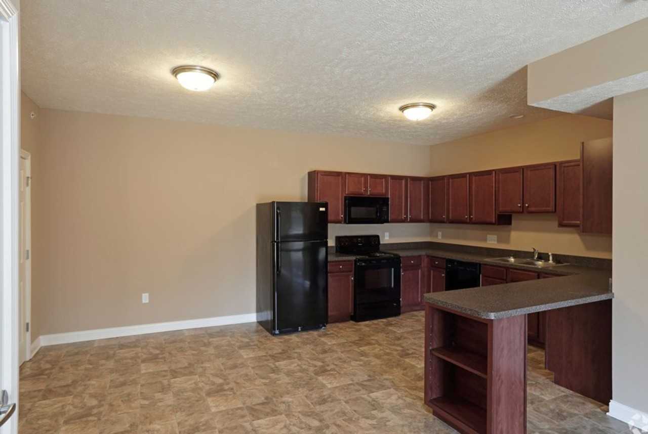 Creekside Commons East - Photo 4 of 24