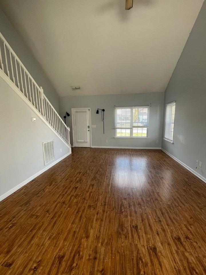 4233 Sandstone Dr - Photo 2 of 22