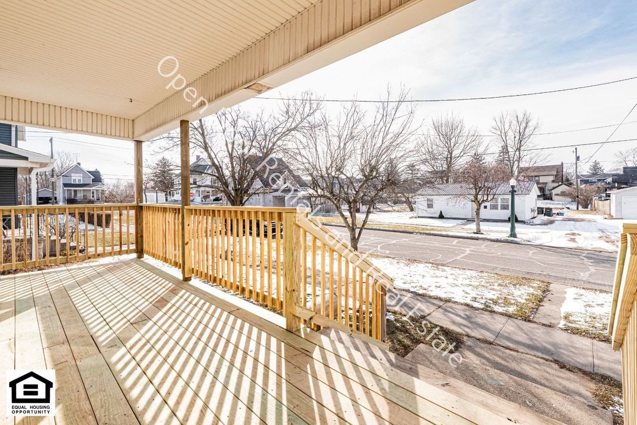 761 Richmond St - Photo 2 of 35