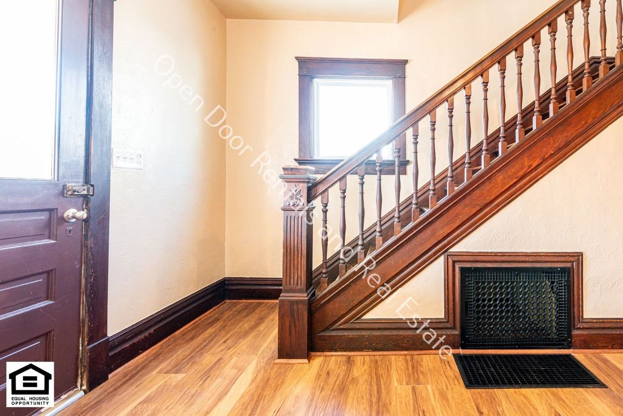 761 Richmond St - Photo 5 of 35