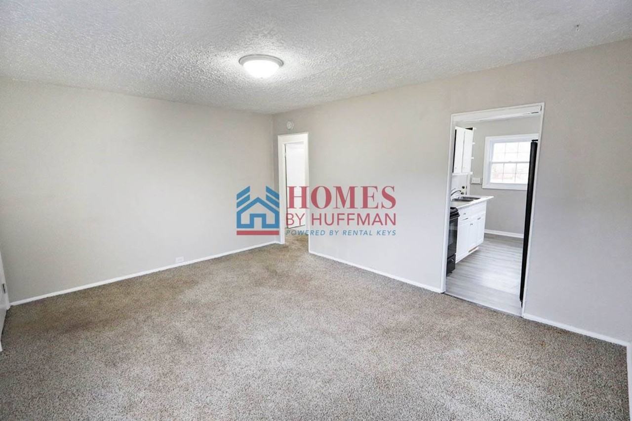 3305 N Saint Joseph Ave - Photo 6 of 20