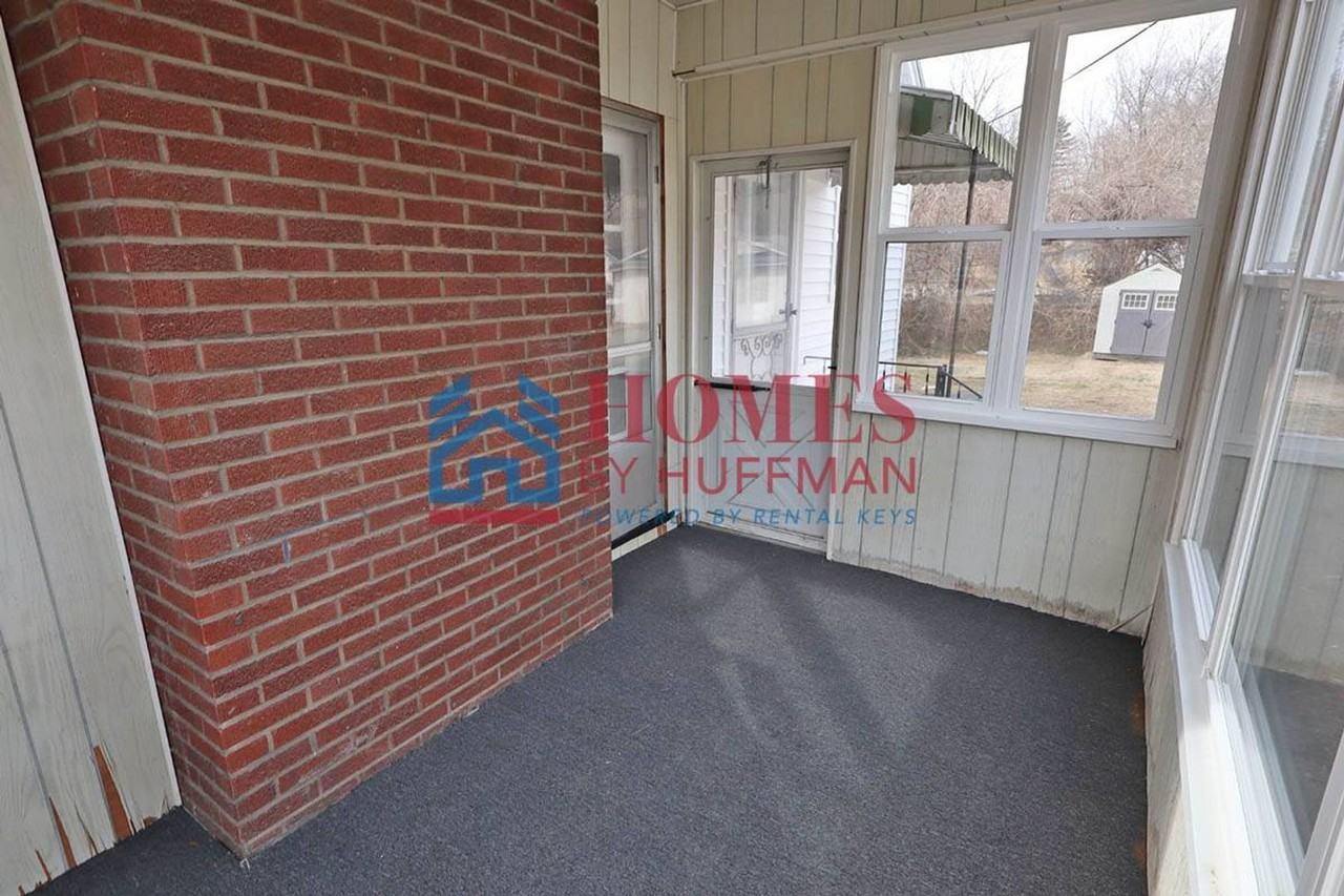 1608 N Saint Joseph Ave - Photo 2 of 21