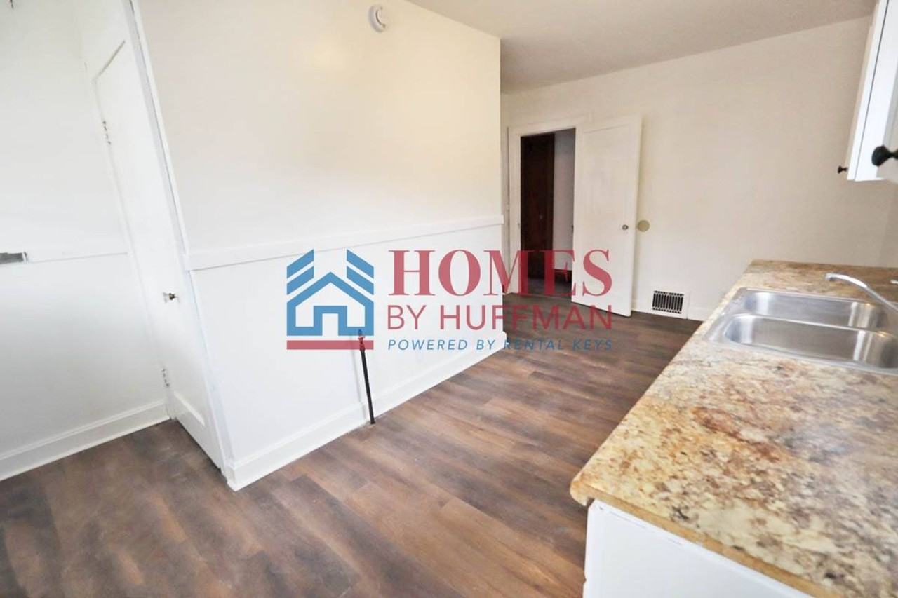 1608 N Saint Joseph Ave - Photo 7 of 21