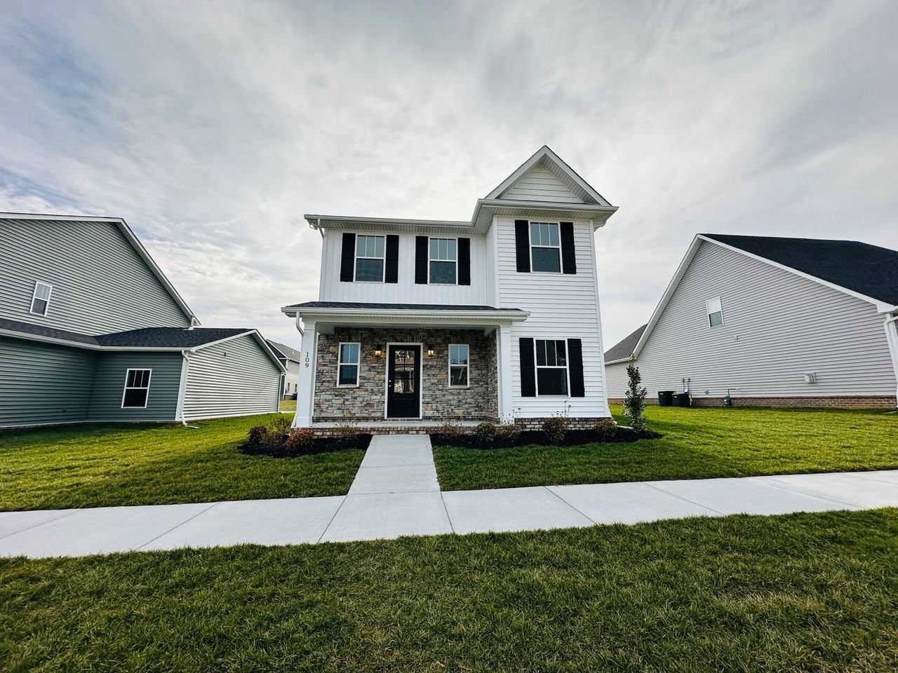 109 Kirbyberry Rd - Photo 3 of 34