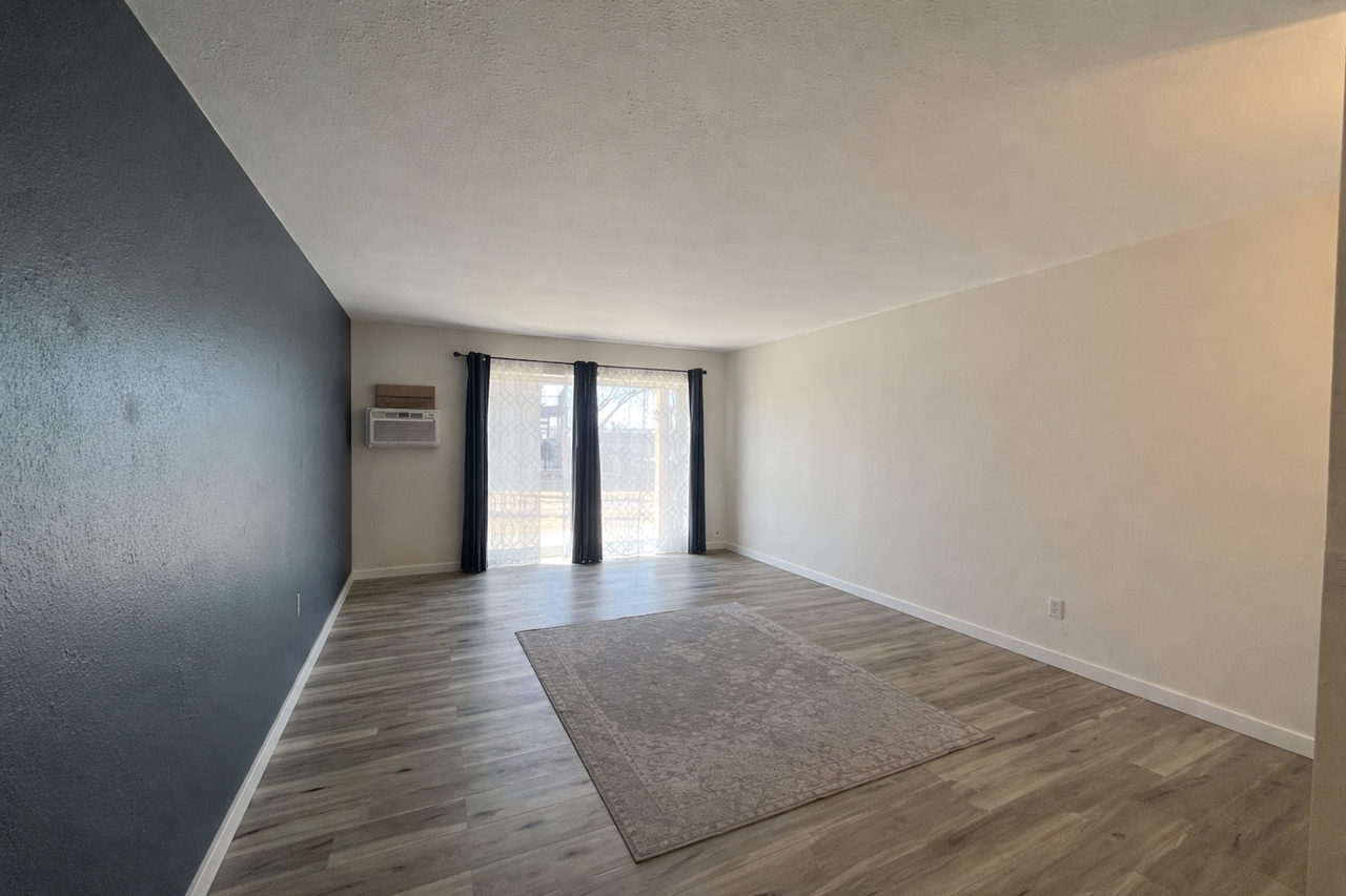 2853 S 106th St - Photo 2 of 27