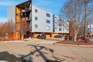 featured image of 211 Cream St #202