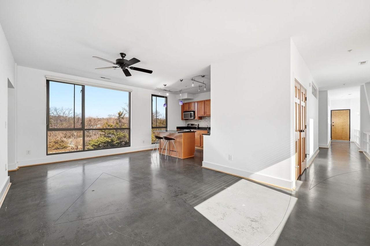 211 Cream St #202 - Photo 4 of 23