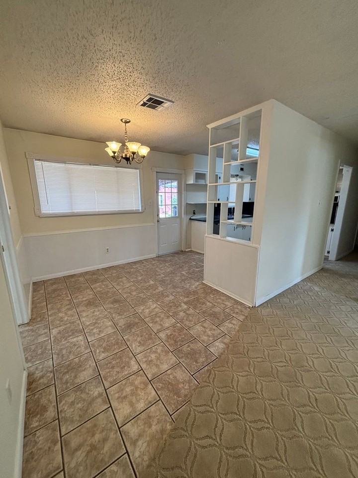 3107 Donald Dr - Photo 3 of 13