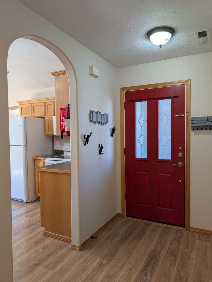 549 Nicholas Dr - Photo 4 of 22