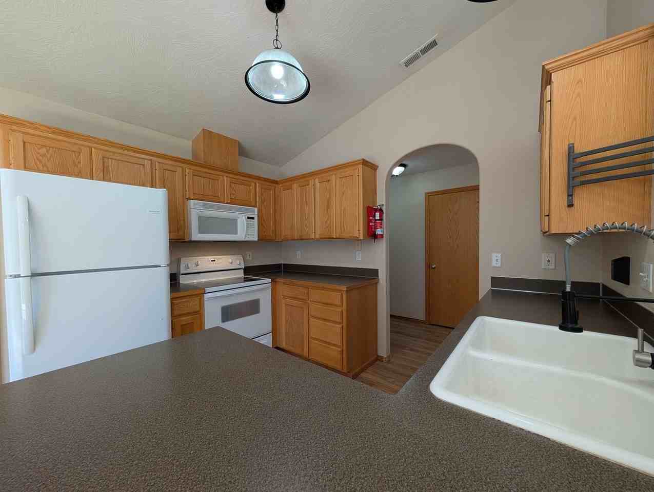 549 Nicholas Dr - Photo 7 of 22