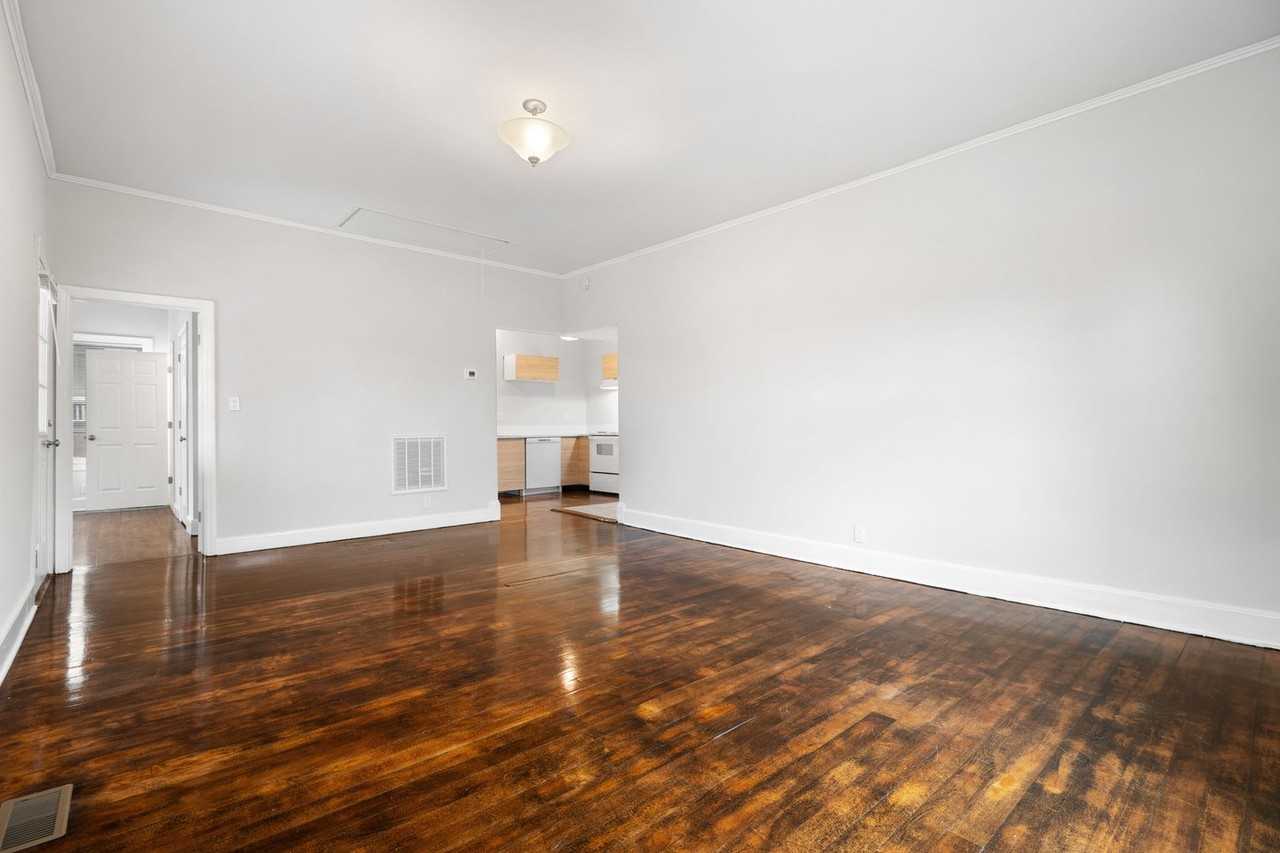 1102 Franklin St - Photo 6 of 24