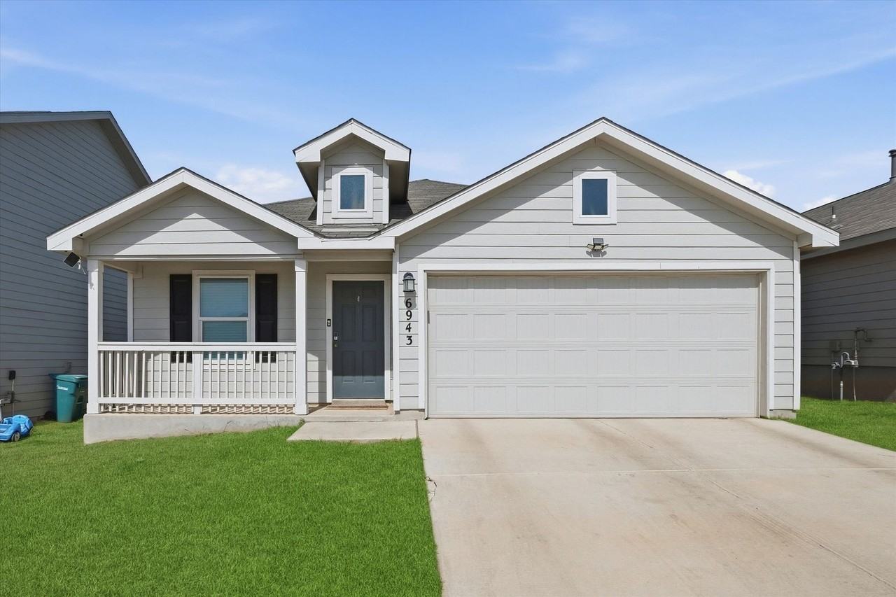 6943 Tides Trl - Photo 2 of 30