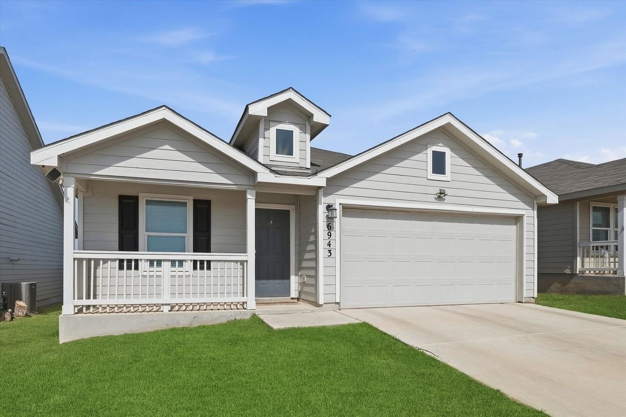 6943 Tides Trl - Photo 3 of 30