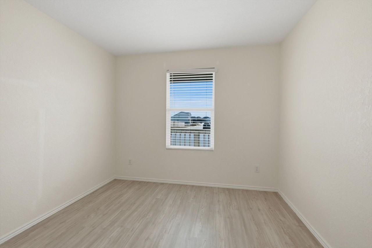 6943 Tides Trl - Photo 5 of 30