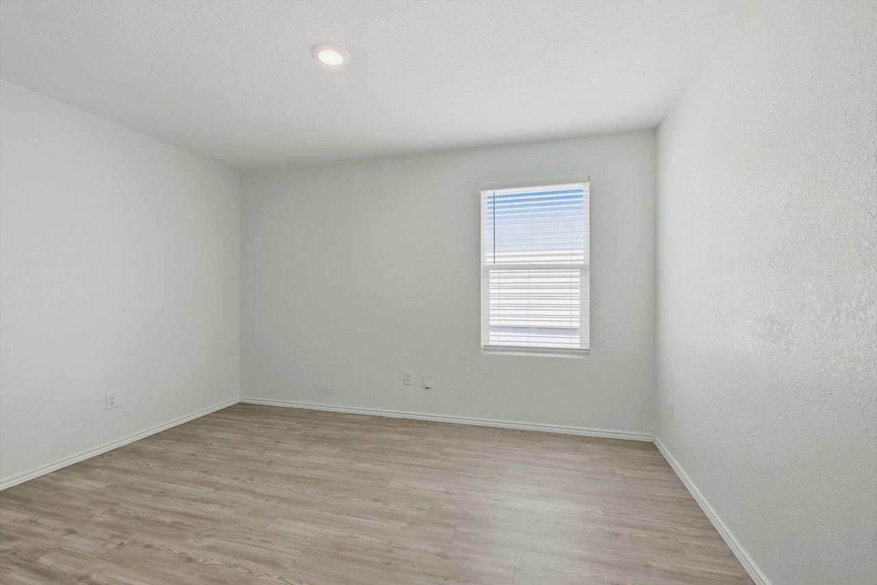 6943 Tides Trl - Photo 7 of 30