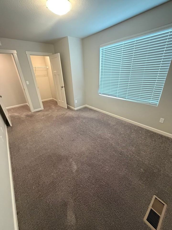 6364 Rebecca St Se - Photo 4 of 38