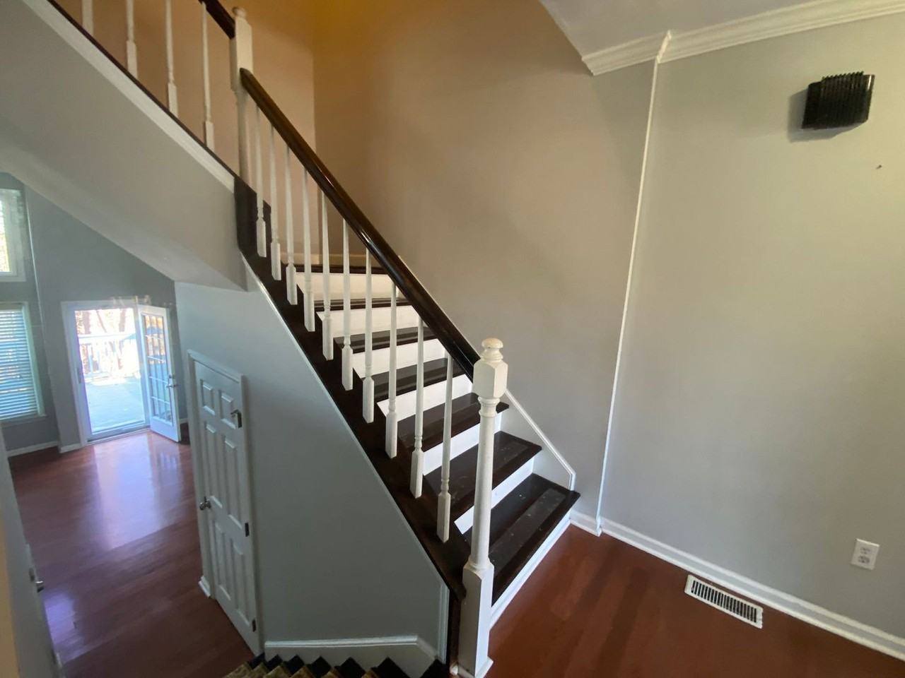 214 River Bluff Way - Photo 3 of 33