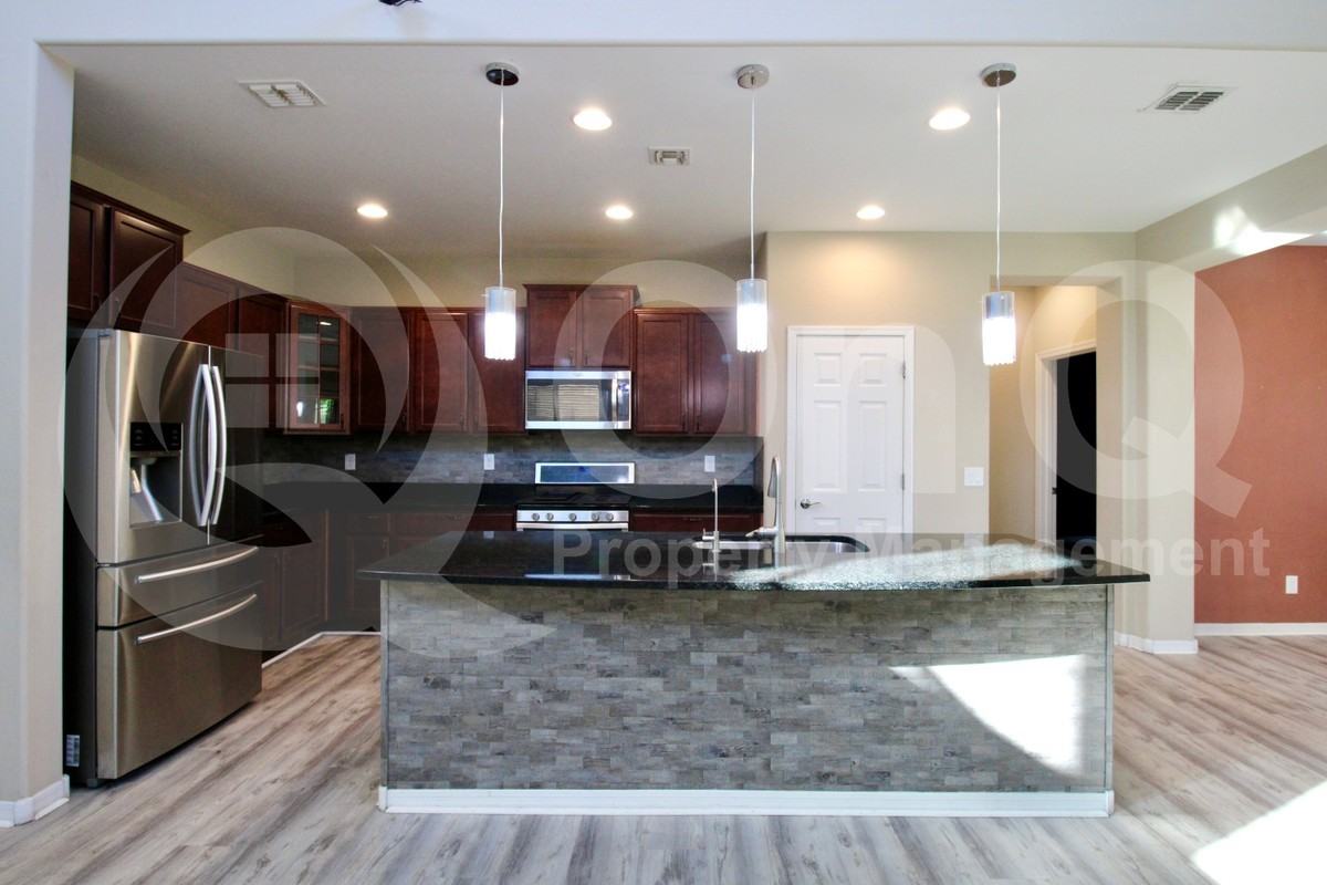 2620 W Rabjohn Rd - Photo 3 of 36