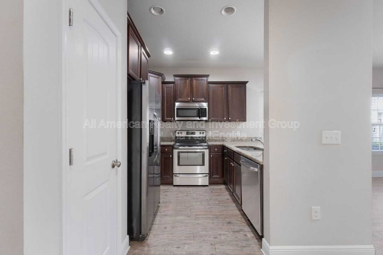 8827 Little Cormorant Ln - Photo 5 of 32