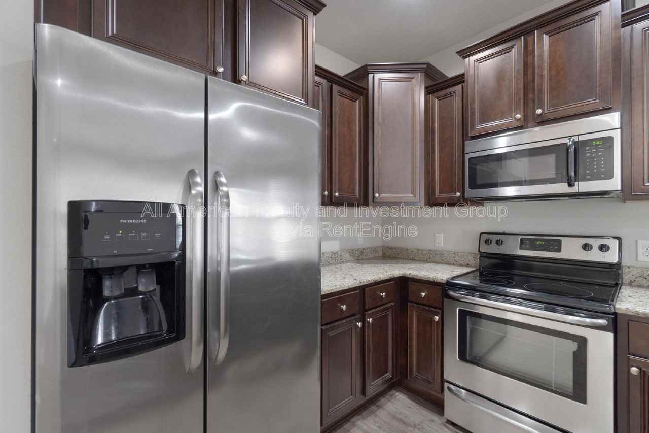 8827 Little Cormorant Ln - Photo 6 of 32