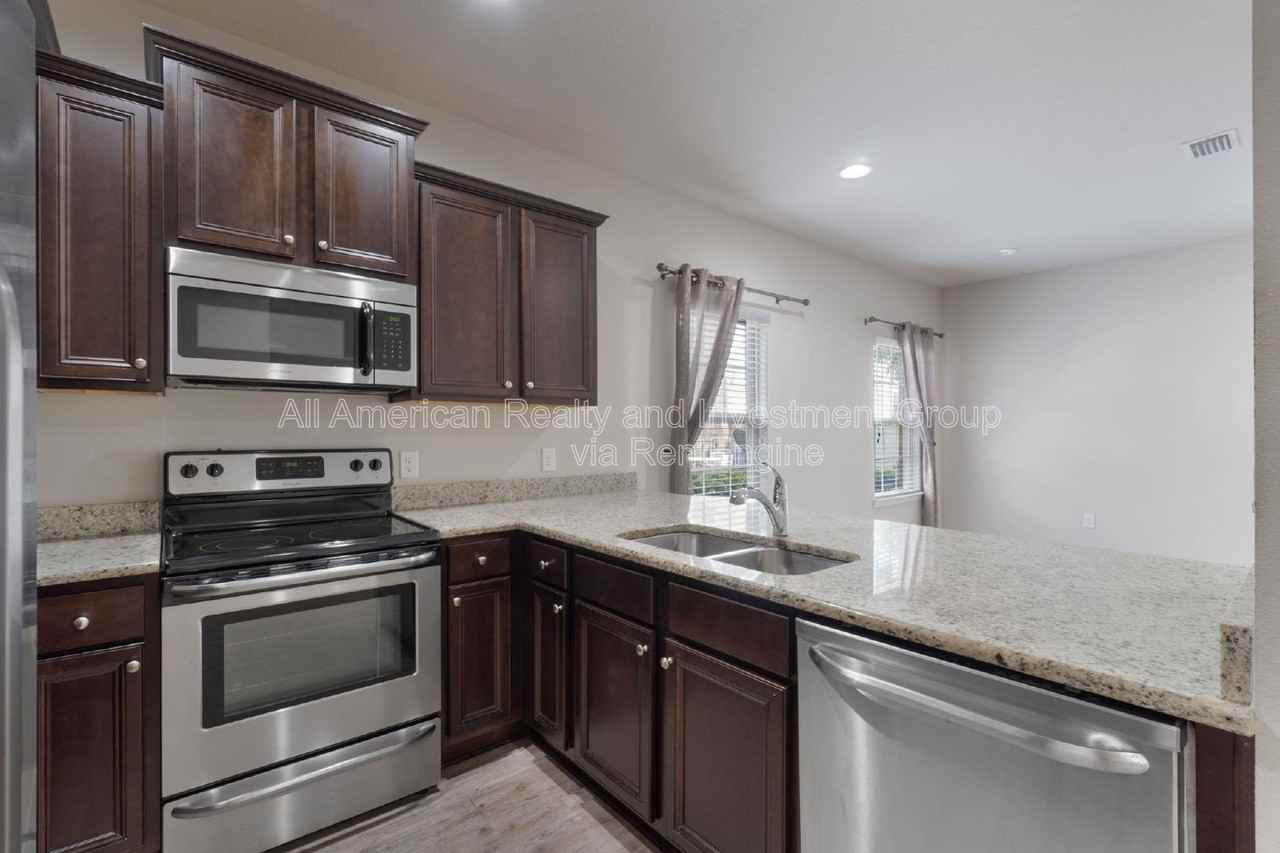 8827 Little Cormorant Ln - Photo 7 of 32