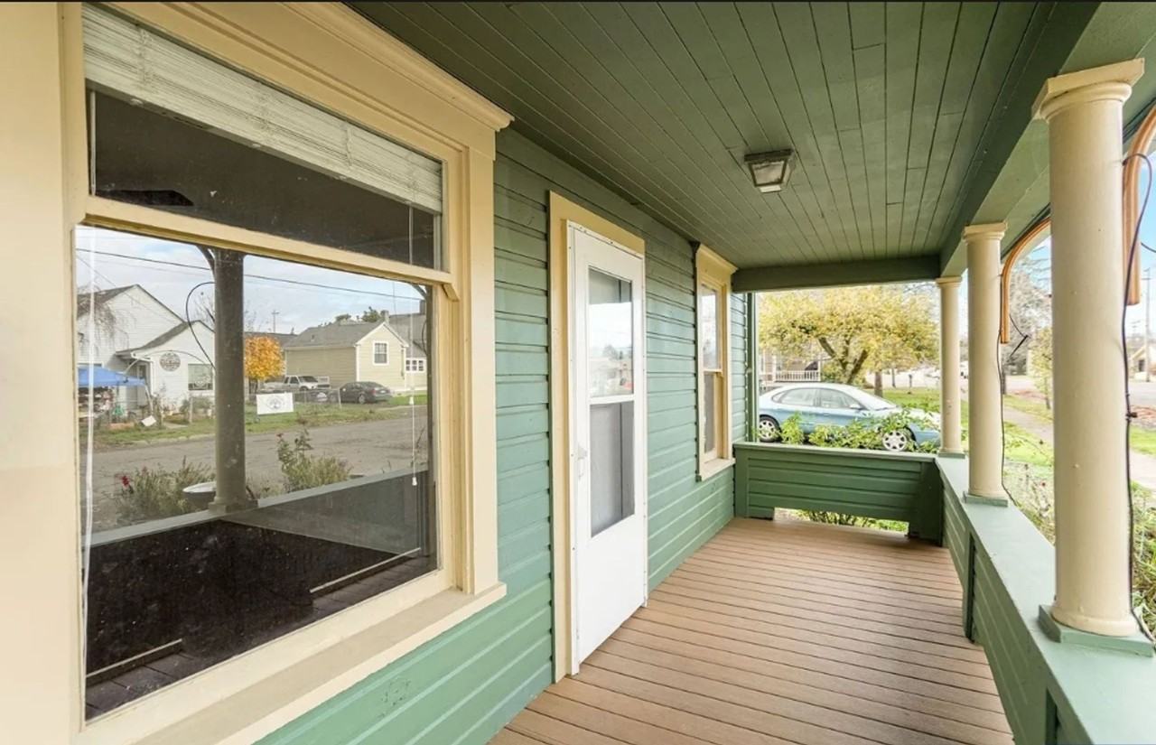 165 Se Clay St - Photo 2 of 12