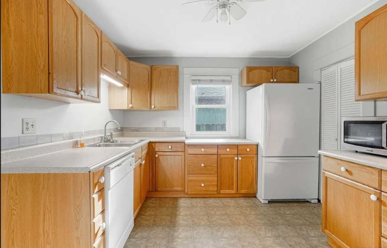 165 Se Clay St - Photo 7 of 12