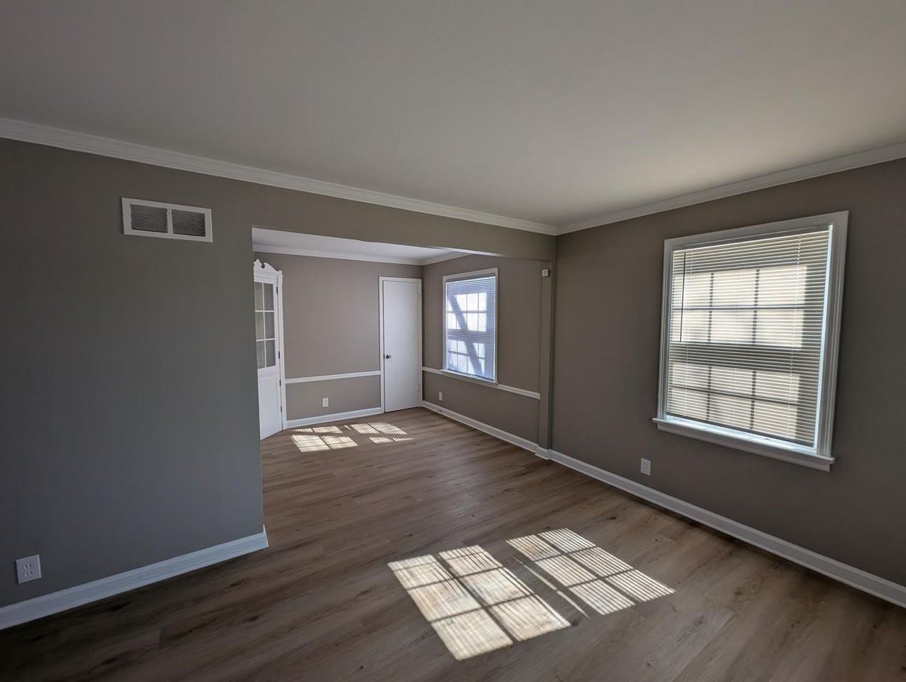 9712 Griffin Dr - Photo 4 of 15