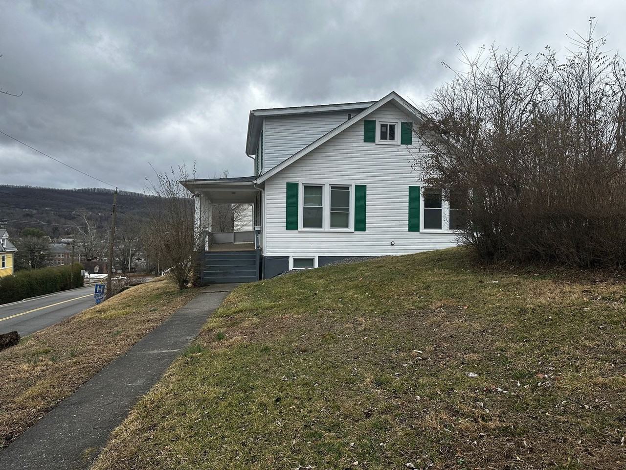 517 Randolph Ave - Photo 2 of 18